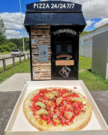 THE BLACK BOX POIGNY - Distributeur de pizza et boisson 24h/24 7j/7