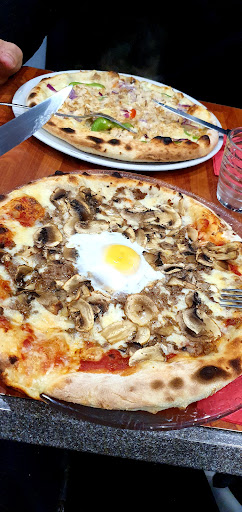 Lagny's Pizza
