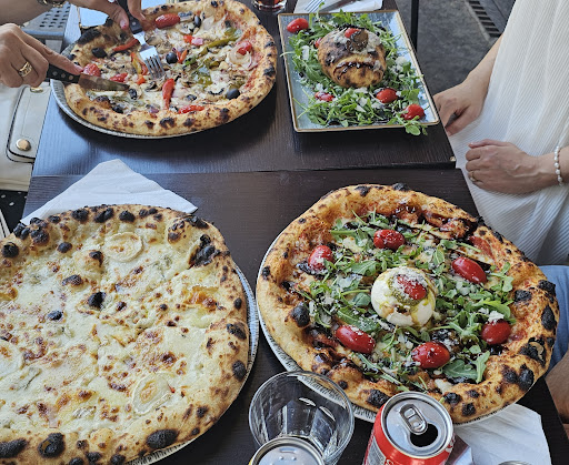 Del Totorino La pizza au feu de bois Paris 9 eme