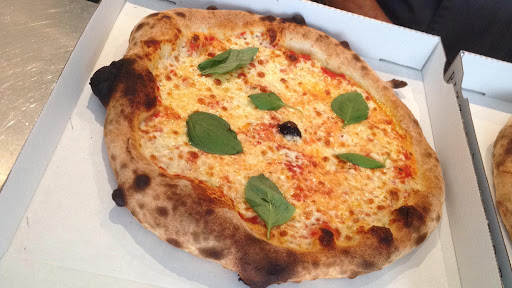 Pizza artisanale au Marais, Paris 3 – 45 Rue de Turenne, Place des Vosges – Le Four du Marais, meilleure pizza de Paris.