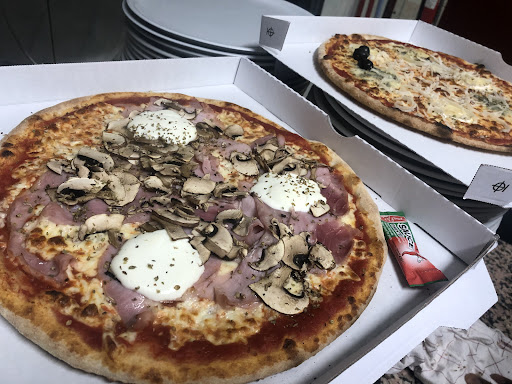 AL RISTORANTE TRATTORIA, (ARENA GRAND PARIS), (ITALIAN FOOD)