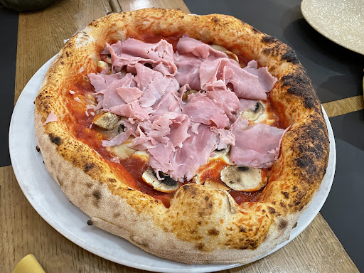 RESTAURANT EVVIVA
