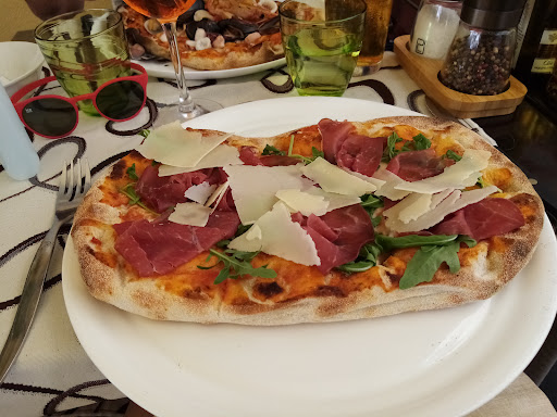 La Piazzetta Fresh Pasta & Pinsa